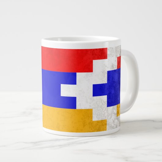 Tasse Géante Haut-Karabakh (Devant droit)