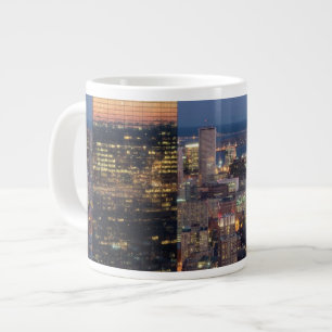 Tasse Géante Le bâtiment de Boston avec la lumière traîne su