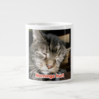 Tasse Géante Matins blessés avec le "capitaine" le FIV+ Chat