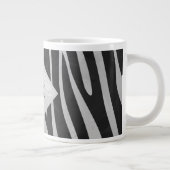 Tasse Géante Monogramme noir et gris clair Zebra (Droite)