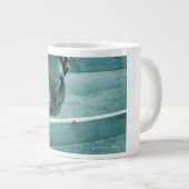 Tasse Géante museau de cheval avec le bleu de barrière de foin (Devant droit)