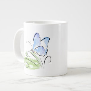 Tasse Géante Papillon assis sur l'herbe au-dessus du champ de f
