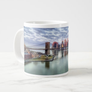 Tasse Géante Réflexions magnifiques de vue et de ville de matin