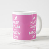 Tasse Géante Restez calmes et miaous en rose (Devant droit)
