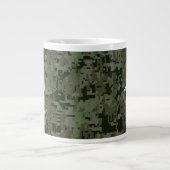 Tasse Géante Symbole de Leo Zodiac sur Camo numérique Woodland (Devant)