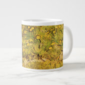 Tasse Géante Un champ de fleurs jaunes par Vincent van Gogh (Devant droit)