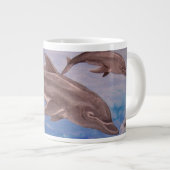 Tasse Géante Un morceau de dauphins de saut (Devant droit)