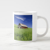 Tasse Géante USA, Washington, Old Red Barn au printemps (Droite)