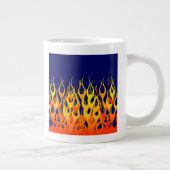 Tasse Géante Vibrant Racing Flames on Navy Blue (Droite)