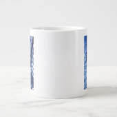 Tasse Géante Vue ascendante Defocused des fenêtres d'immeuble (Devant)