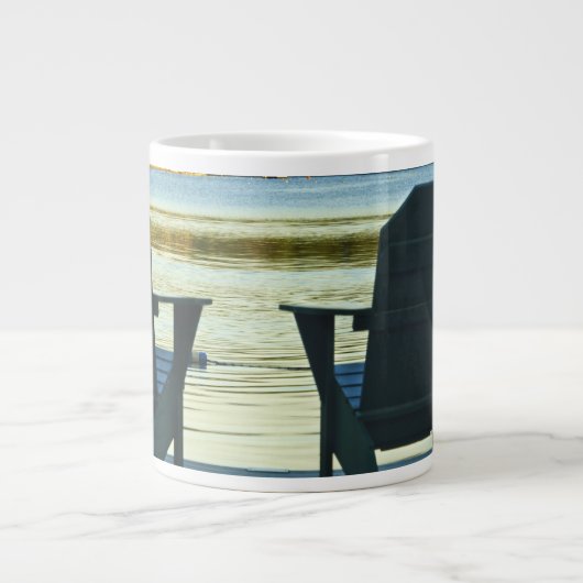 Tasse Géante Vue des chaises d'Adirondack dans l'Adirondacks, (Devant)