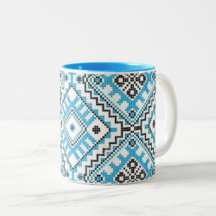Tasse géométrique bleue de broderie de Vyshyvanka