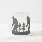 Tasse Givré Black Big Pied Sasquatch Yeti Marais Ape Cryptid (Devant gauche)