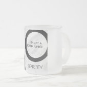 Tasse Givré Blancs 70 Anniversaire de la Décennie (Devant droit)