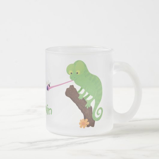 Tasse Givré Caricature de lézard de caméléon vert joyeux (Droit)