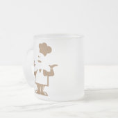 Tasse Givré Chef tenant un bol de soupe (Devant gauche)