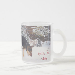 Tasse Givré Enneigement hivernal avec un mignon chien noir et 