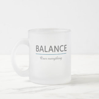 Tasse Givré Équilibre avant tout – Typographie blanche minimal