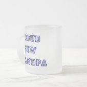 Tasse Givré Fiers nouveaux T-shirts Grandpa-University (Devant gauche)