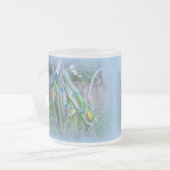 Tasse Givré Fleurs de bromeliade sur bleu (Devant gauche)