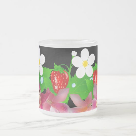 Tasse Givré Fraises rouges avec orchidées blanches et fleurs r (Centre)