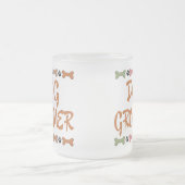 Tasse Givré Groomer mignon de chien de profession d'animal (Centre)