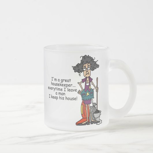 Tasse Givré Humour de femme de charge (Droit)