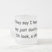 Tasse Givré Humour de poulet de TDAH (Devant gauche)