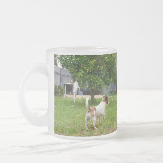 Tasse Givré Le Renard Terrier Qui S'Échappe Dans Un Arbre, (Gauche)