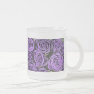 Tasse Givré les roses de rose de pourpre de bouquet datent le