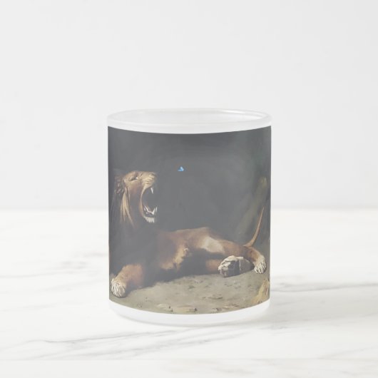 Tasse Givré Lion Snapping à un papillon (Centre)