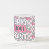 Tasse Givré Maman drôle 0 jours sans sarcasme (Devant gauche)