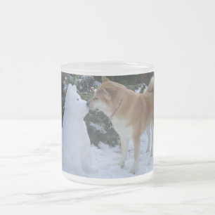 Tasse Givré mignon akita baiser bonhomme de neige akita photo