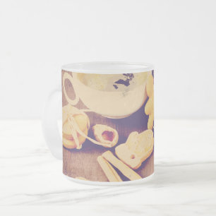 Tasse Givré Motif de Noël avec biscuits, friandises et épices