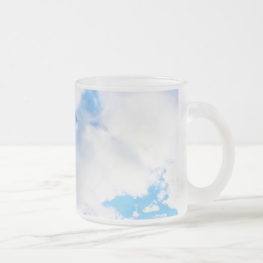 Tasse Givré Nuages blancs et ciel bleu (Droit)