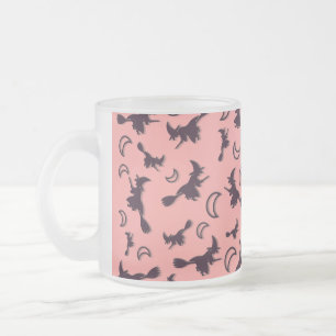 Tasse Givré Sorcière volante parmi la demi-lune à la nuit d'Ha