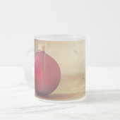 Tasse Givré Thème de Noël avec balle de Noël (Devant gauche)