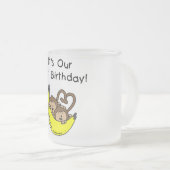 Tasse Givré Twin Boys 1st Birthday Monkey Tshirts et cadeaux (Devant droit)