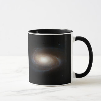 Tasse grande de la galaxie en spirale M81 de