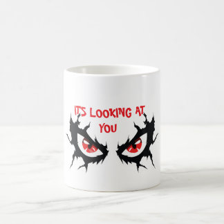 Tasse Graphique Horreur aux Yeux Rouges "Il Vous R