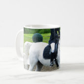 Tasse grise II de cheval de dressage (Devant gauche)