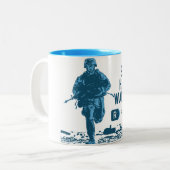 Tasse heureuse de guerrier de ricochet (Devant gauche)