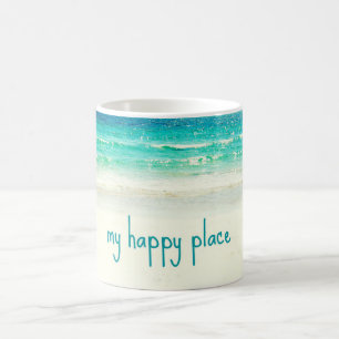 Tasse heureuse d'endroit de plage