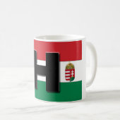 Tasse hongroise de drapeau et de crête (Devant droit)