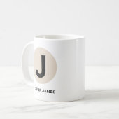 Tasse initiale moderne – Design “J est pour [Nom]” (Devant gauche)
