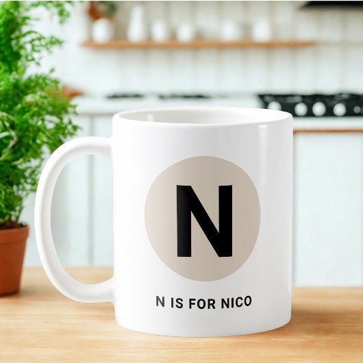 Tasse initiale moderne – Design “N est pour [Nom]”