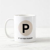 Tasse initiale moderne – Design “P est pour [Nom]” (Gauche)