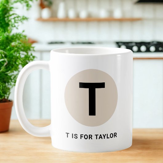 Tasse initiale moderne – Design « T comme [Nom] »