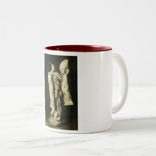 Tasse japonaise de geisha (Devant droit)