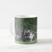 Tasse jaune d'auberge de cuvette (Devant gauche)